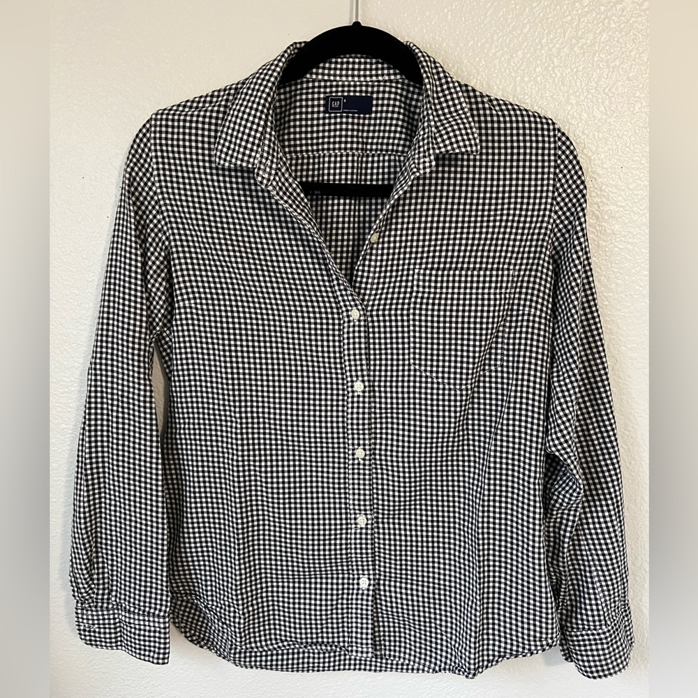 Gap women’s button up shirt, black and white, small